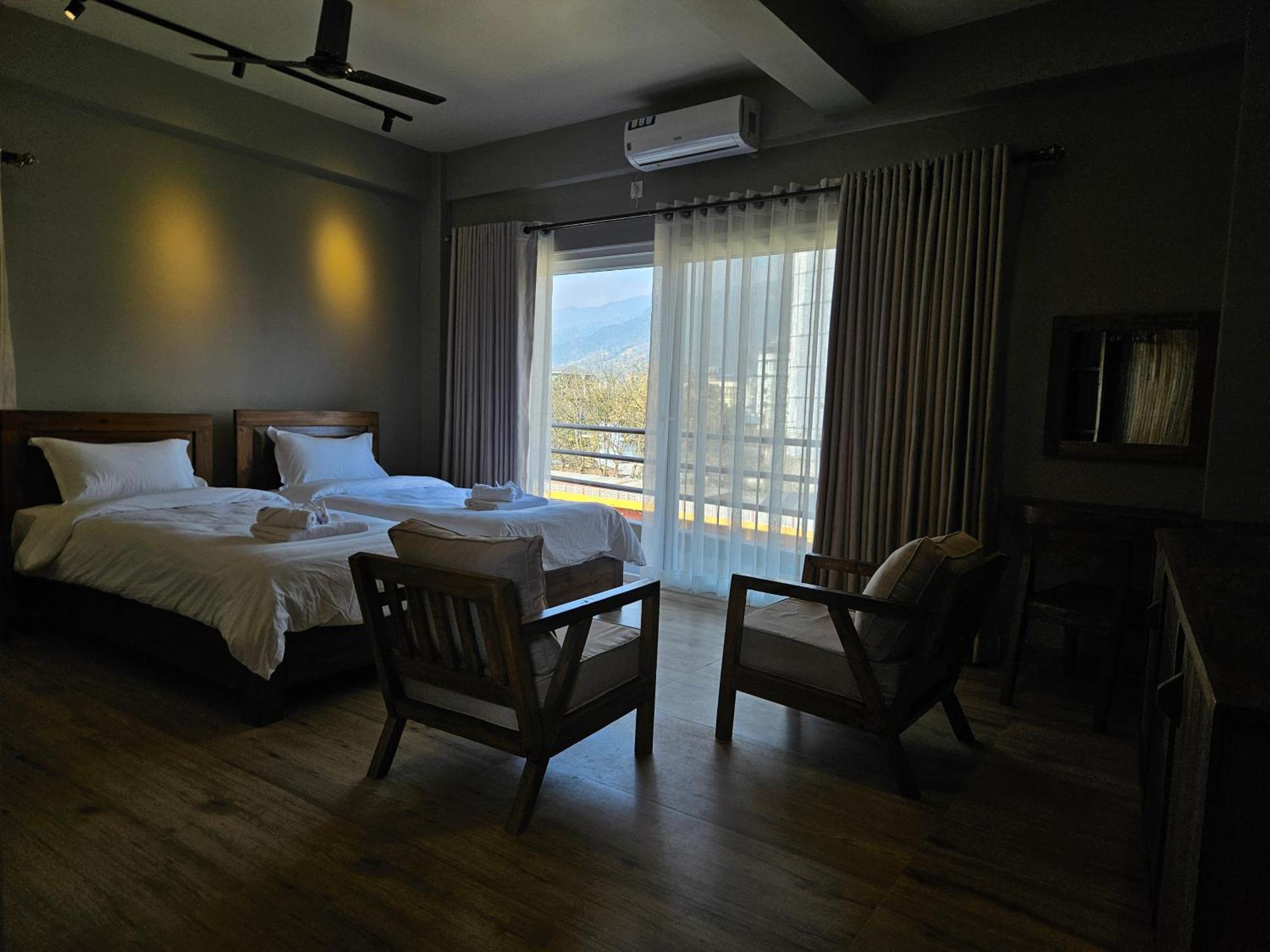 Hotel Blossom Pokhara Eksteriør bilde