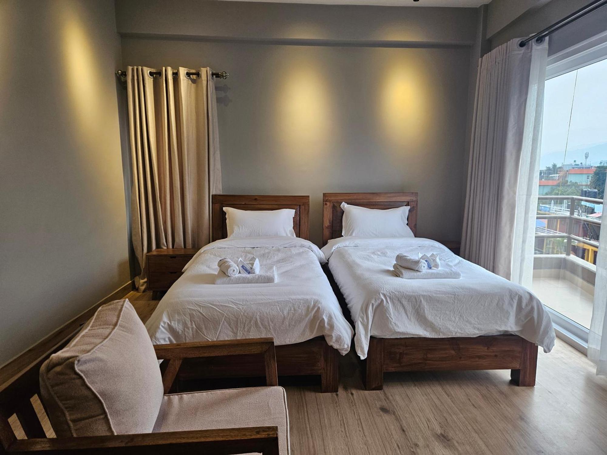 Hotel Blossom Pokhara Eksteriør bilde