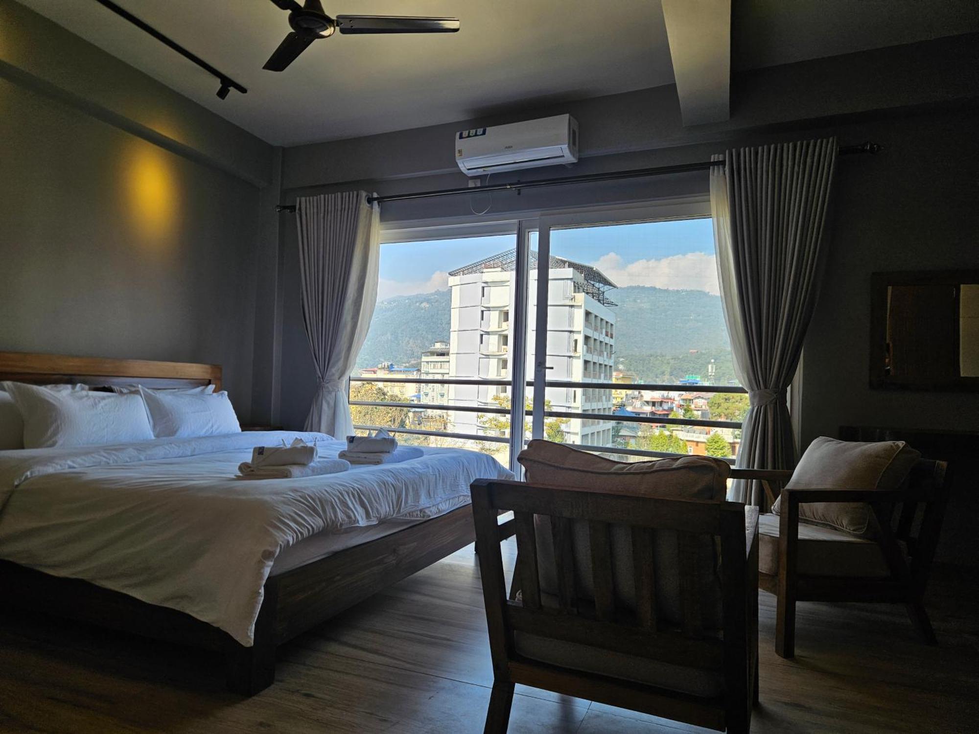 Hotel Blossom Pokhara Eksteriør bilde