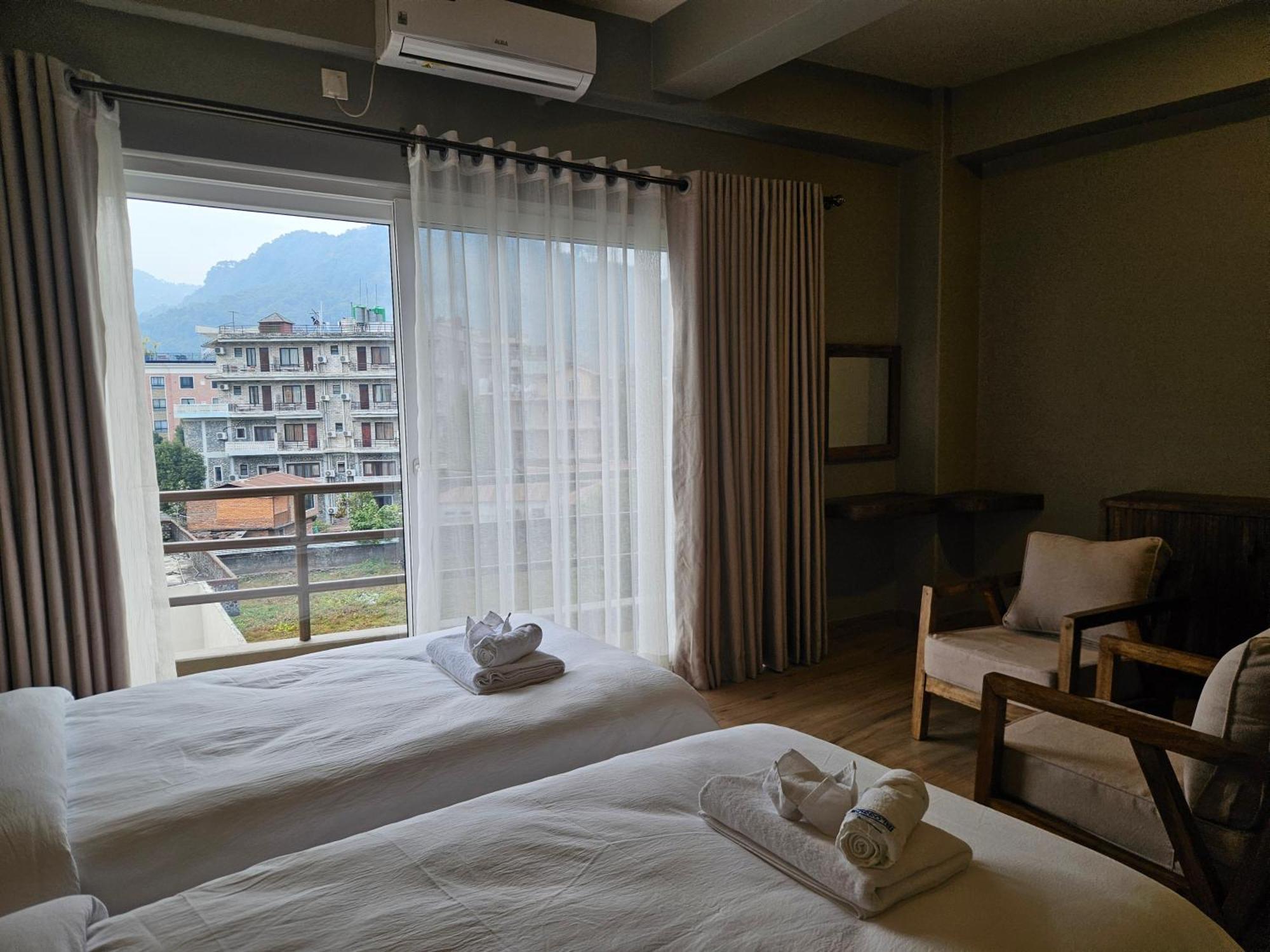 Hotel Blossom Pokhara Eksteriør bilde