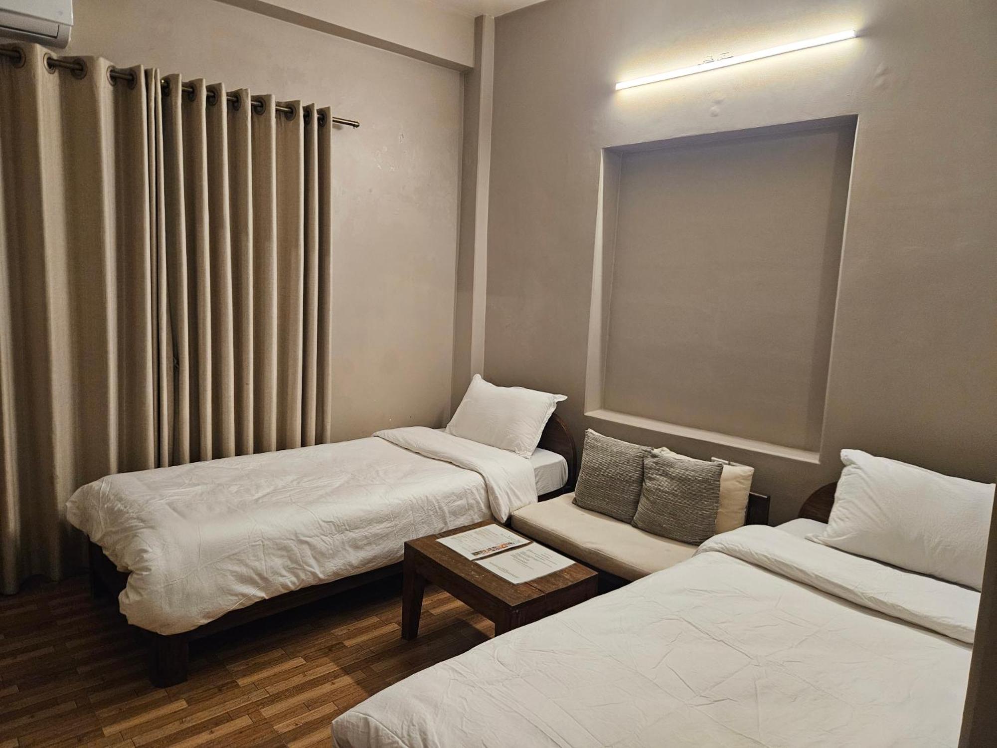 Hotel Blossom Pokhara Rom bilde