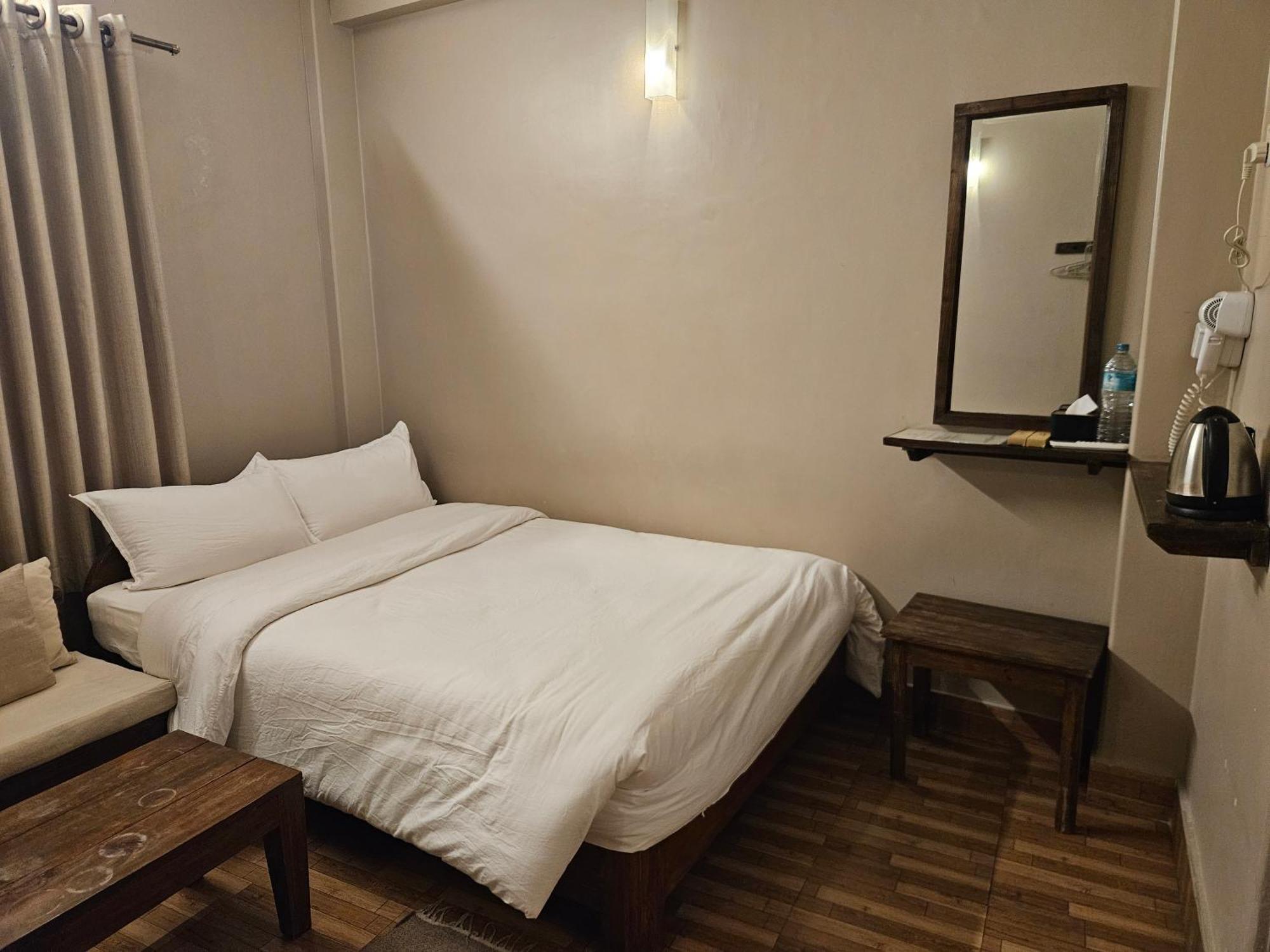 Hotel Blossom Pokhara Rom bilde