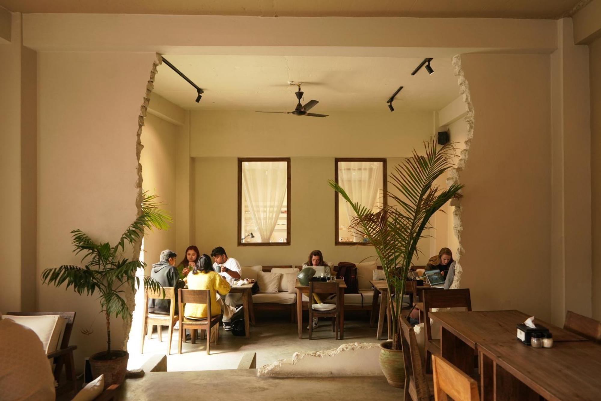 Hotel Blossom Pokhara Eksteriør bilde